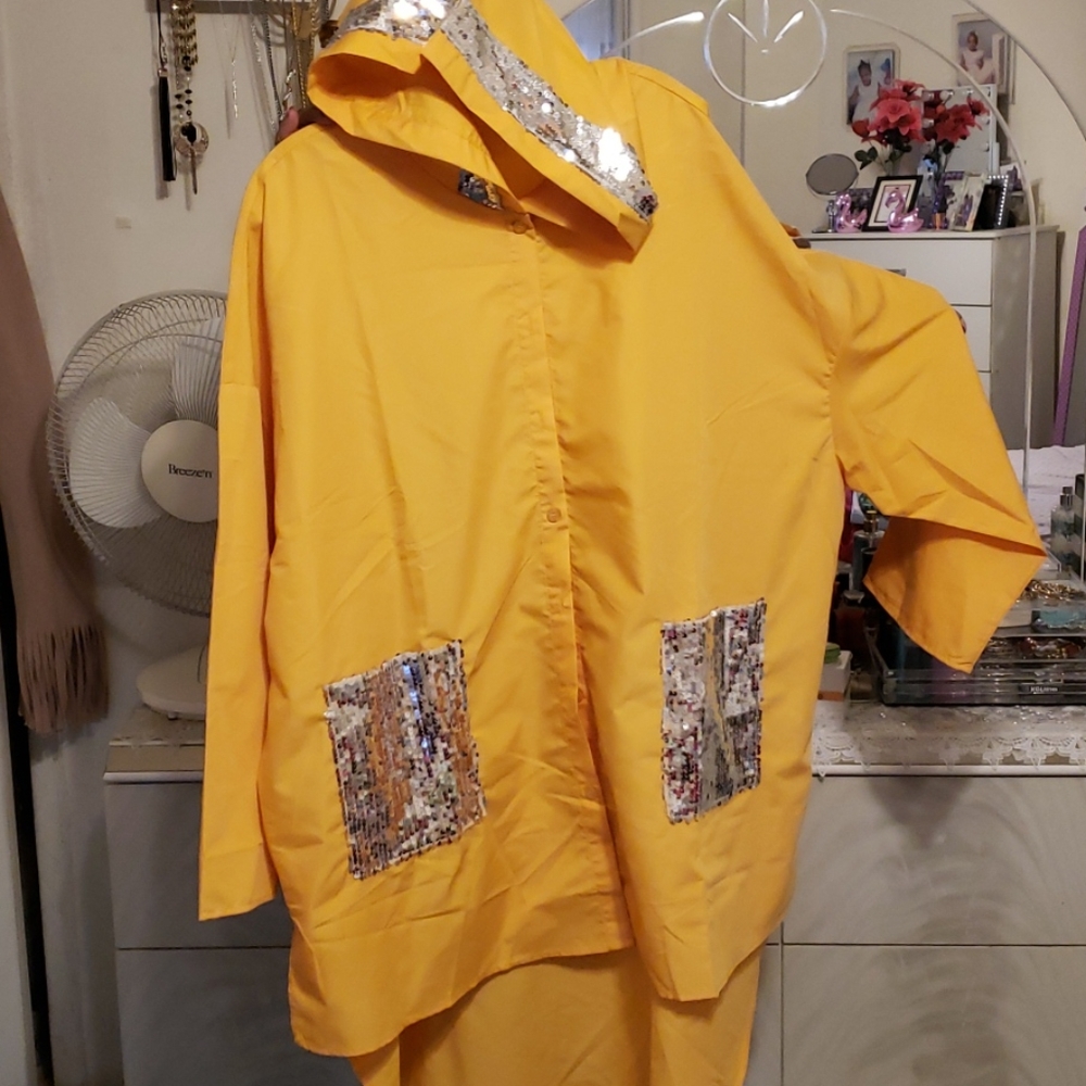 Over sized shirt with Sequined pockets